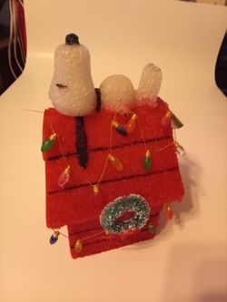 Snoopy Christmas Doghouse Holiday Decoration