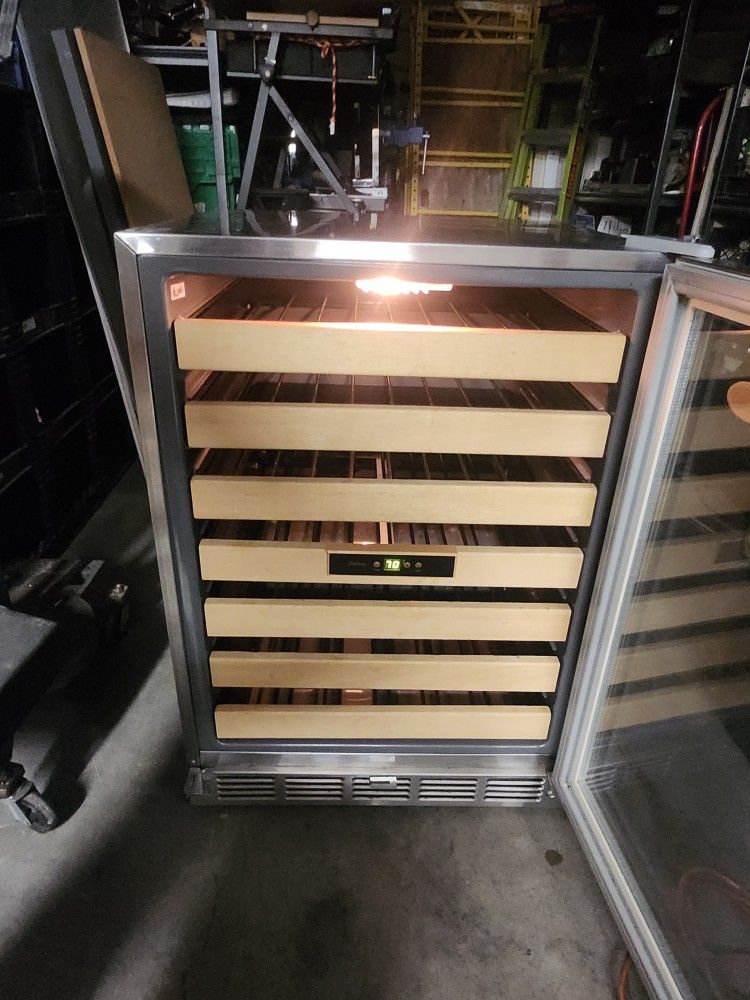 Vinotemp VT52SN Wine Cooler
