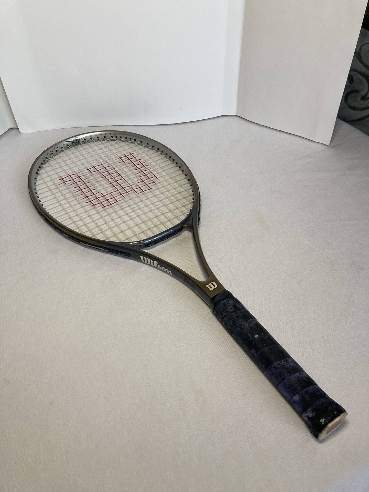 Wilson Titanium Series Stretch Ti Tennis Racquet 28” Stronger Lighter 4 3/8”Grip