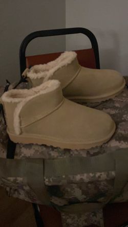 Brand  new women’s  size 5 UGG BOOTS