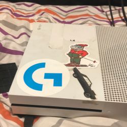 5 Games 3 Controllers And 1 Xbox Series S