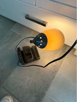 Desk lamp