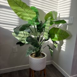 Large Artificial Bird of Paradise Plant – With Pot & Stand