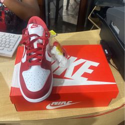 Nike Dunk Low ‘Team red’