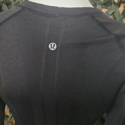 LULULEMON SIZE S