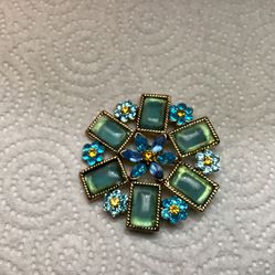  Jewelry Pendant Pins. Each 25