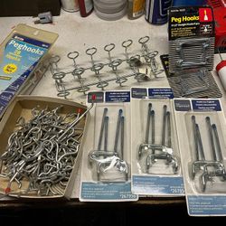 Peg Hooks / Hangers 140pcs