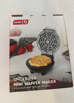 Dash Spiderweb Mini Waffle Maker