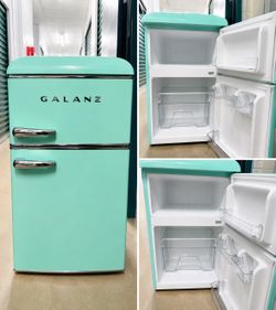 Galanz Retro Mini Fridge – Mint Green – Freezer Included