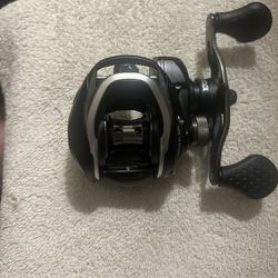 Lew’s XP Right Handed Custom Bait, Casting Reel