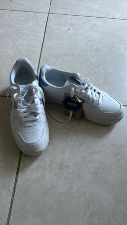 White Low-Top Sneakers with OrthoLite Insole