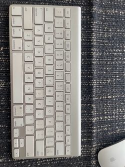 Apple wireless keyboard