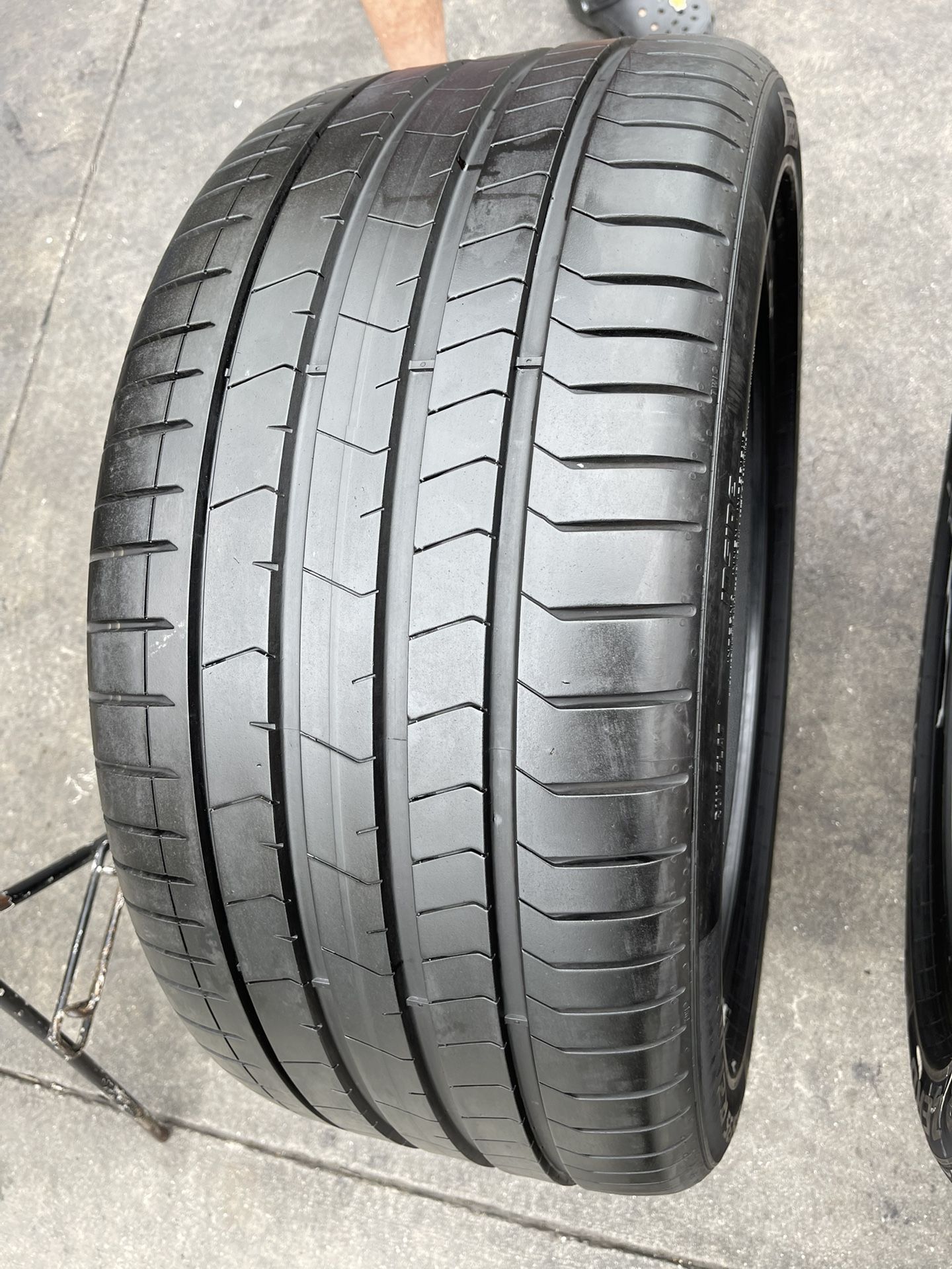 4 PCS PIRELLI P ZERO 315/35/21 & 275/40/21