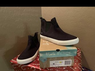 NEW Blowfish 4 Earth Cute Fashion Sneaker Women’s Size 8.5