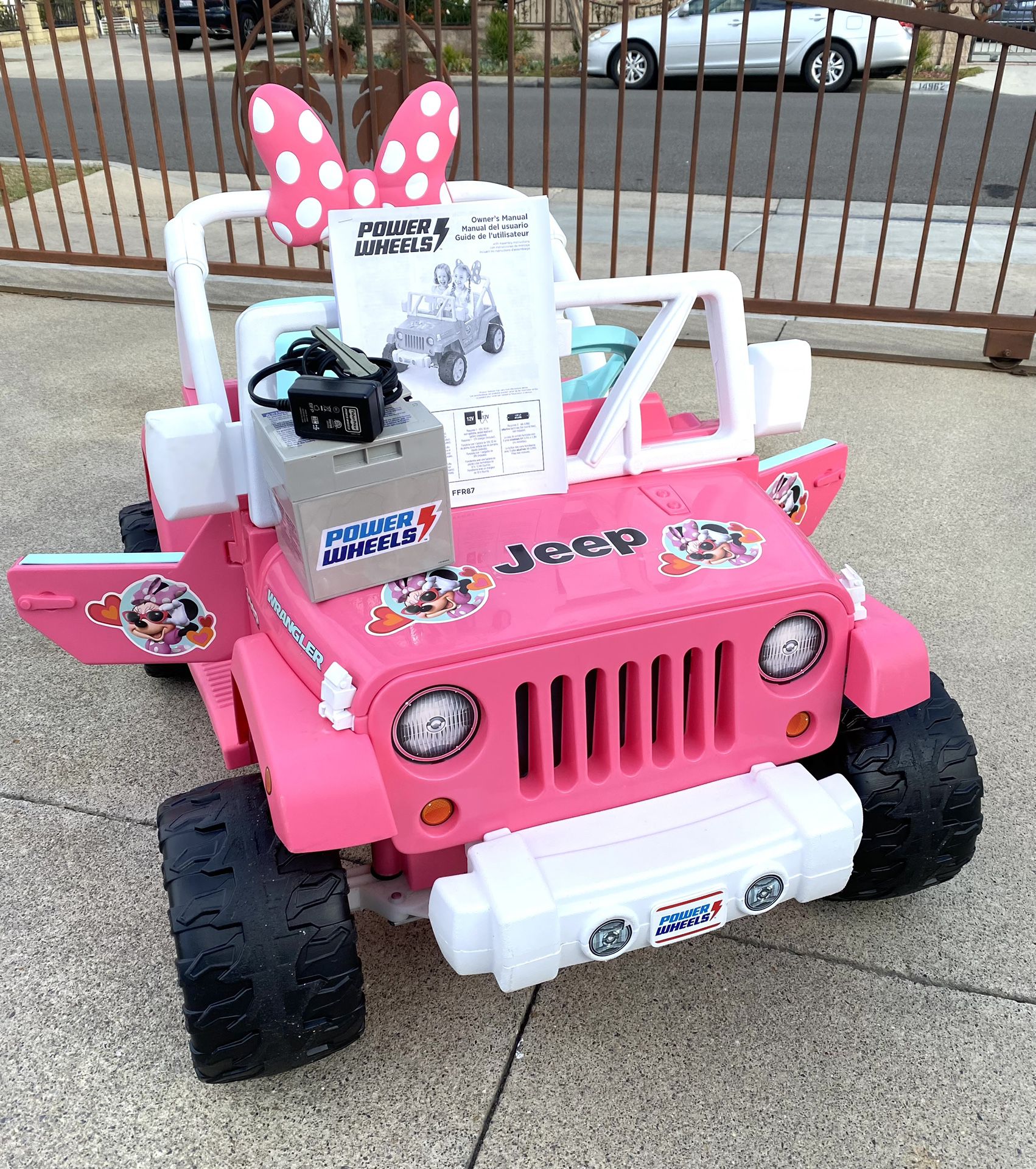 Minnie Mouse Jeep Wrangler 12volt Electric Kid Ride On Car Power Wheels for  Sale in Fullerton, CA - OfferUp