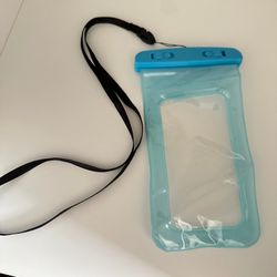 Waterproof bag for phones with detachable lanyard 