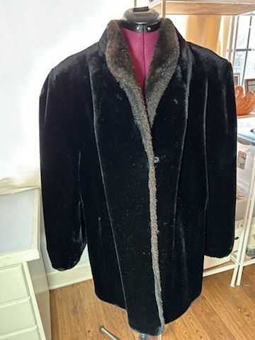 Women's NEW Faux Fur Jacket/Coat
