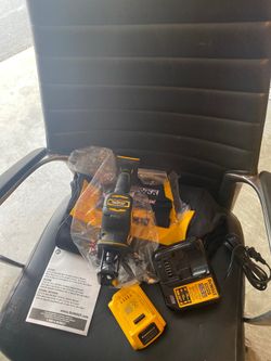 DEWALT BRUSHLESS DCS369 COMPACT RECIPROCATING SAW 20V 🔥 ION LITHIUM no-0-2800/min(SPM)BATTERY AND CHARGER