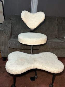 Ergonomic Cross Legged Swivel Chair with Heart Shaped Backrest