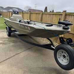 Grizzly Tracker Boat