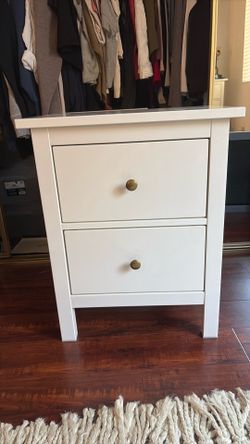 2 Hemnes night stands