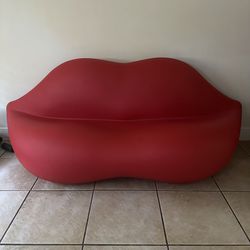 Deleting Soon “Bocca” Rare Avant-Garde Couch - Delivery Available
