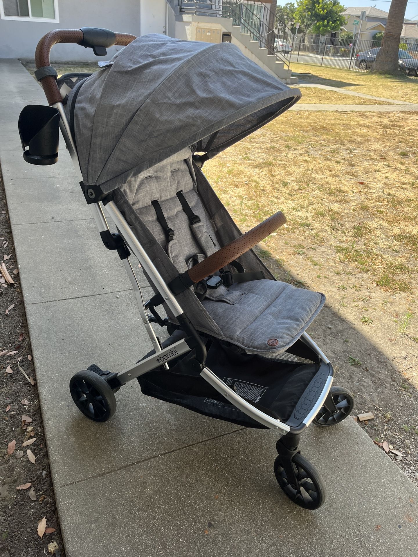 Bombi Bebee Lightweight Stroller 2022 + Accessories