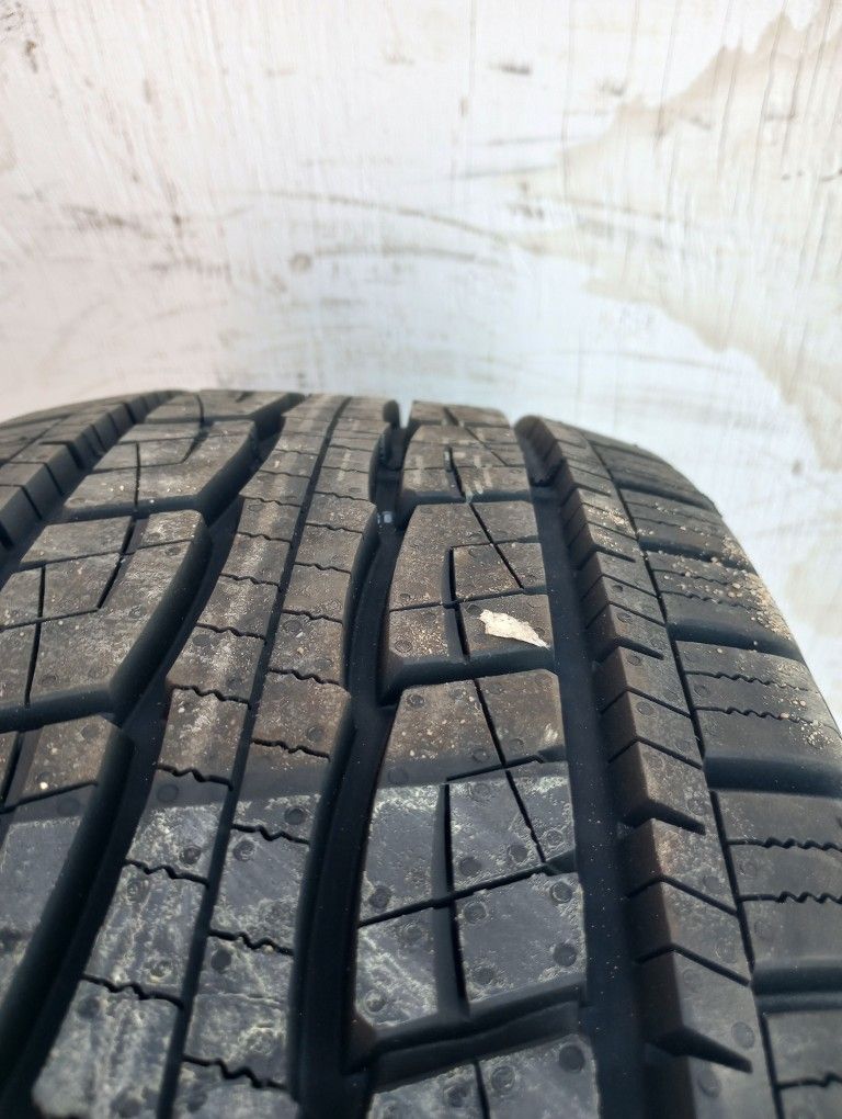 One. 265/75/15 Tire