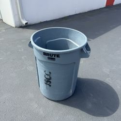 Brute Trashcan 