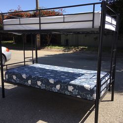 ***Twin Bunk Bed ***