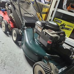 CRAFTSMAN GAS SELF-PROPELLED LANW MOWER 