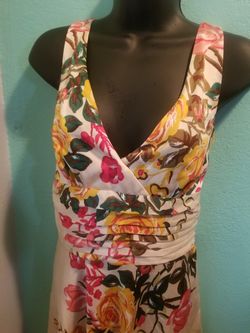 Beautiful Floral Silk Vintage 50s style dress..Size Womens large..Like new!