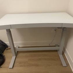 Tresanti Adjustable Height Desk