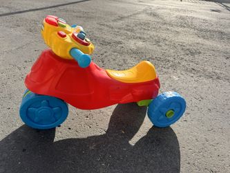 VTech 2 In 1 Learn & Zoom Motor Bike,Red