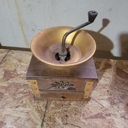 Vintage Wood & Brass Copper Hand Crank Coffee Bean Mill Grinder w/ Drawer.