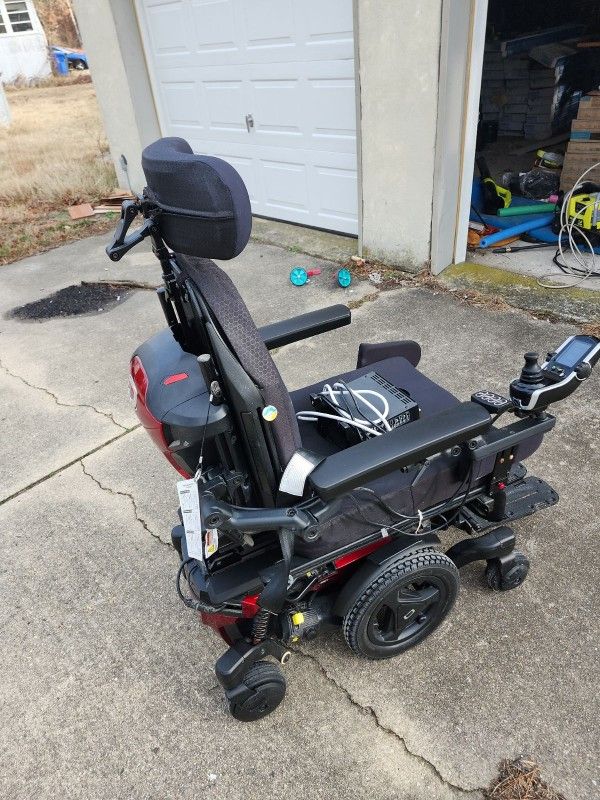 Quantum Stretto Edge 3 Power Wheelchair