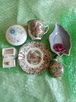 Vintage Porcelain Vanity & Trinket Box Lot - Wedgwood, Lefton, Johnson Bros