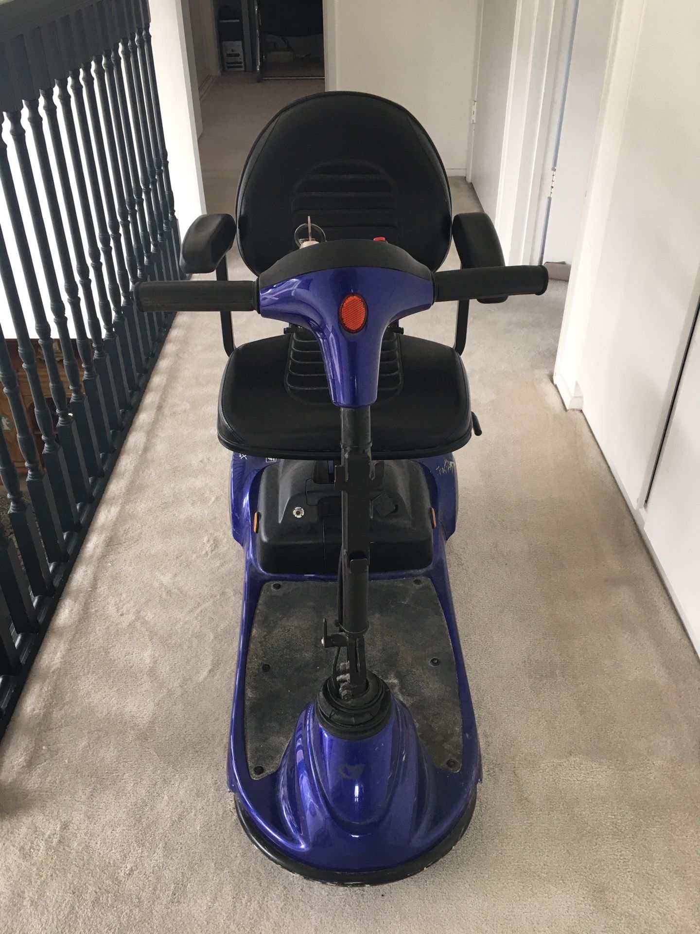 Lynx L-3x Scooter (Blue) - For parts or repair ONLY