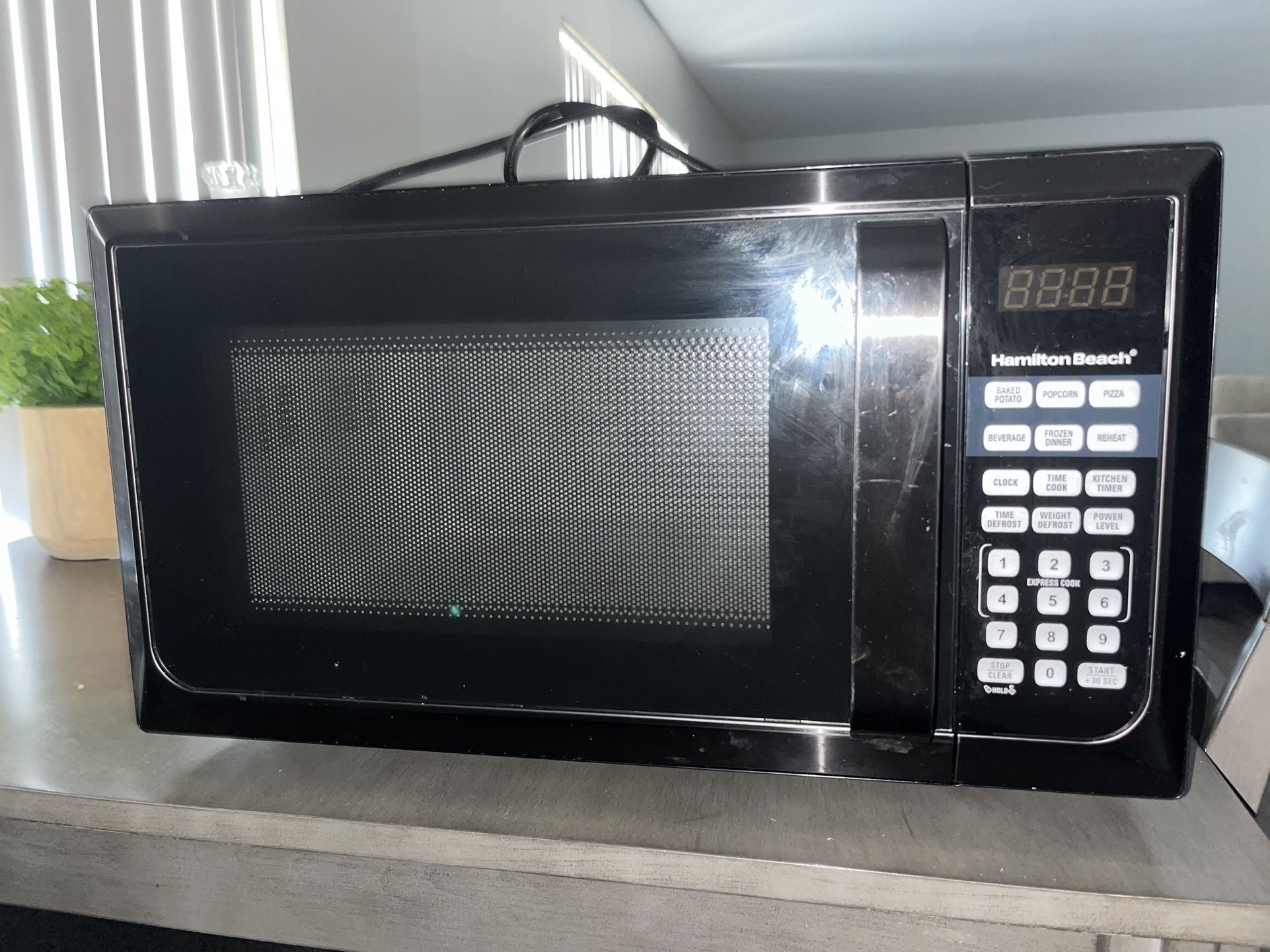 Hamilton Microwave 1350W