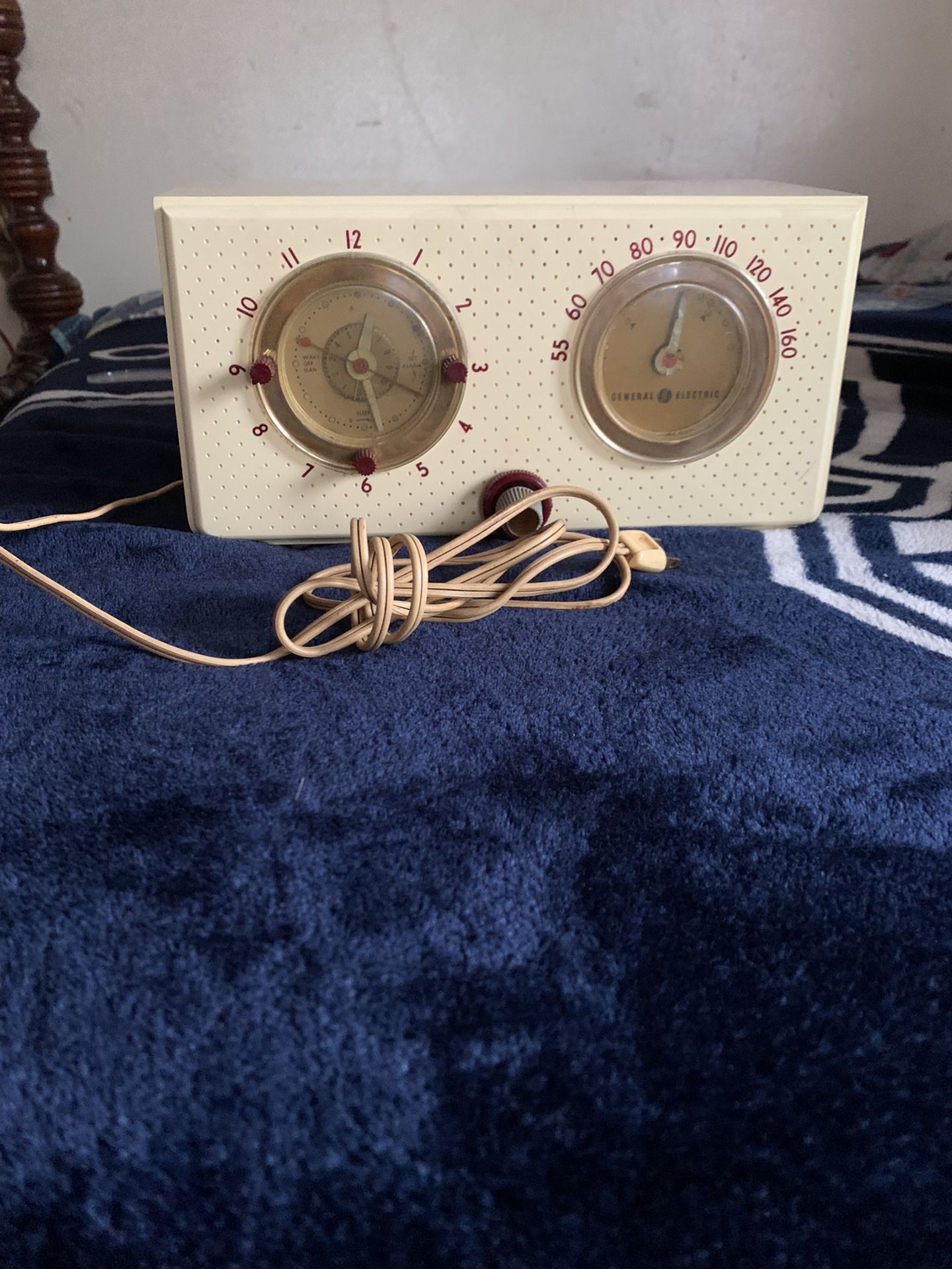Vintage General Electric Clock