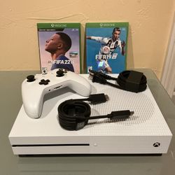 XBOX One - Plus Controller And Two Games