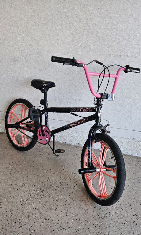 20" Mongoose Craze bike - Black & Pink