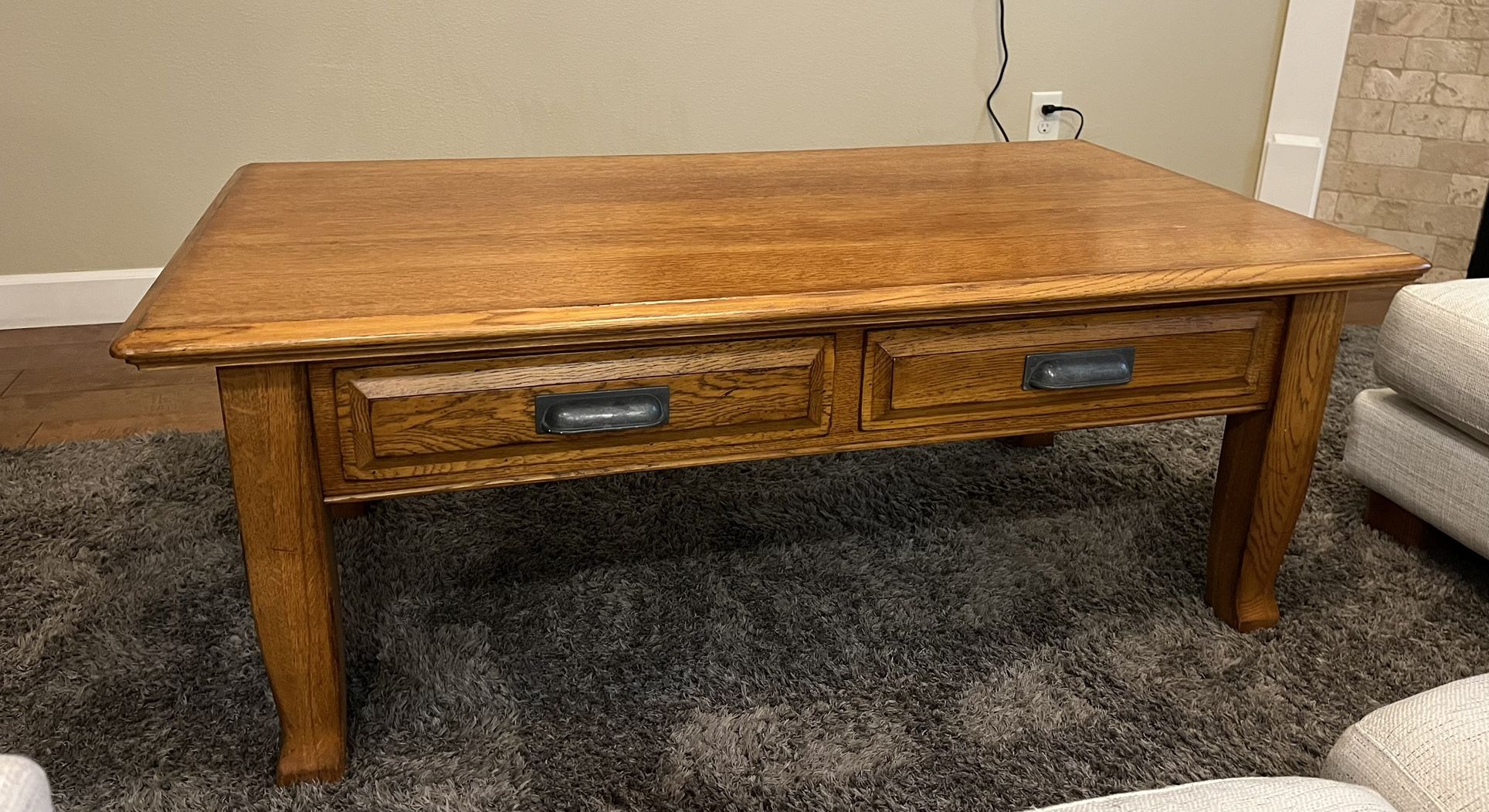 Oak Wood Solid Coffee Table W/ Lift Top