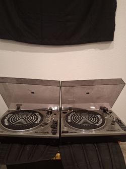 Numark record players