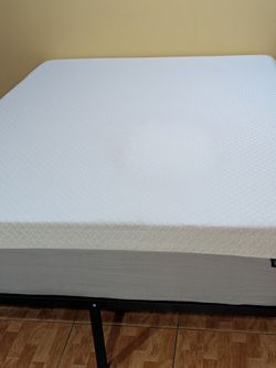Zi,nus 12 Inch Qu,een Green Tea Memory Foam Ma,ttress, Medium Firm Feel and metal frame. Free delivery.