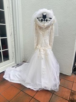 Exquisite Lace Wedding Dress in Cream and White