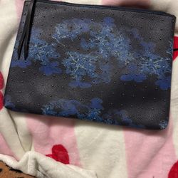 Large Banana Republic Sleeve/clutch