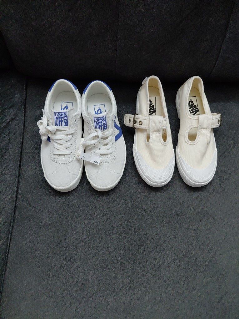 Womans Vans Size 5.0 NEW!!