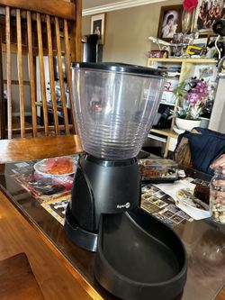 Electric Dog Food Dispenser