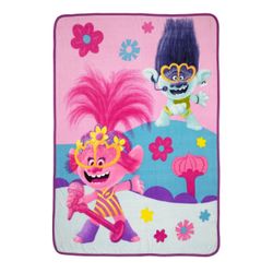 NEW! NUEVO! Trolls Kids Fleece Throw Blanket ( Cobija ) 